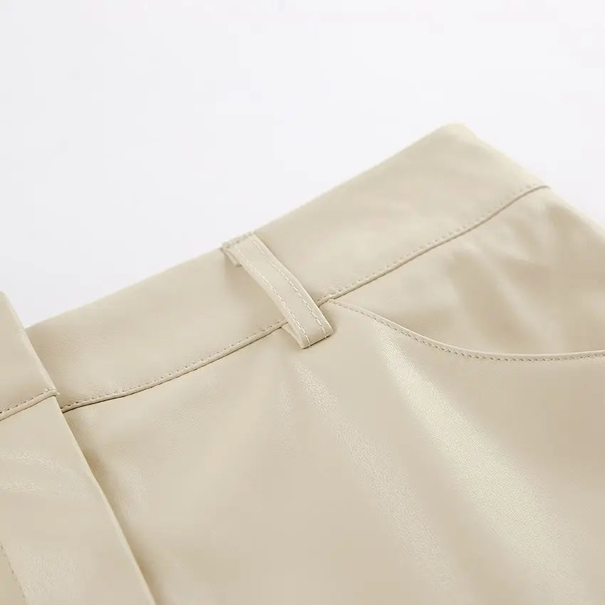 Aysha חצאית דמוי עור גבוהה עם שסע קדמי